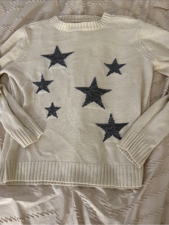 St. John's Bay Sweaters - Cream Star-Print St John’s Bay Women's Sweater